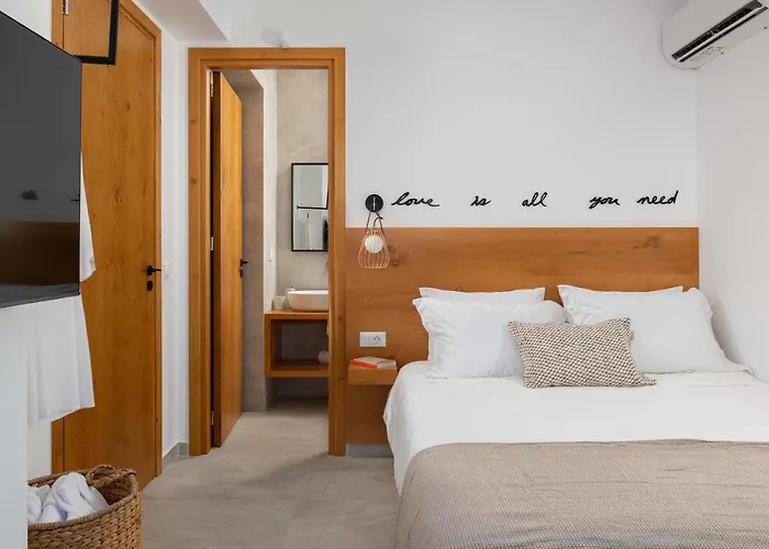 Auretta Pefki (Rhodes)